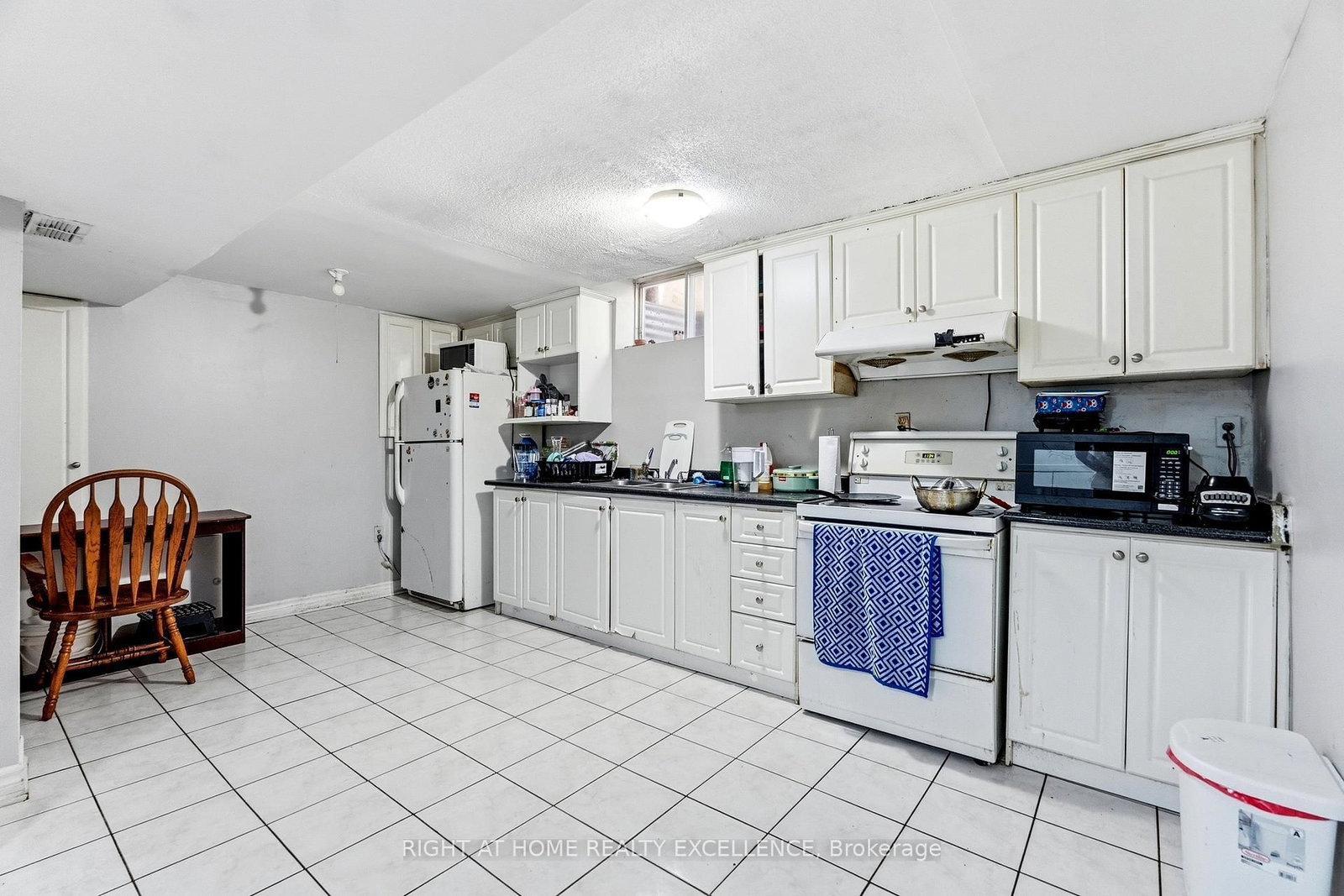 10 Banting Crescent • Brampton, ON photo 39
