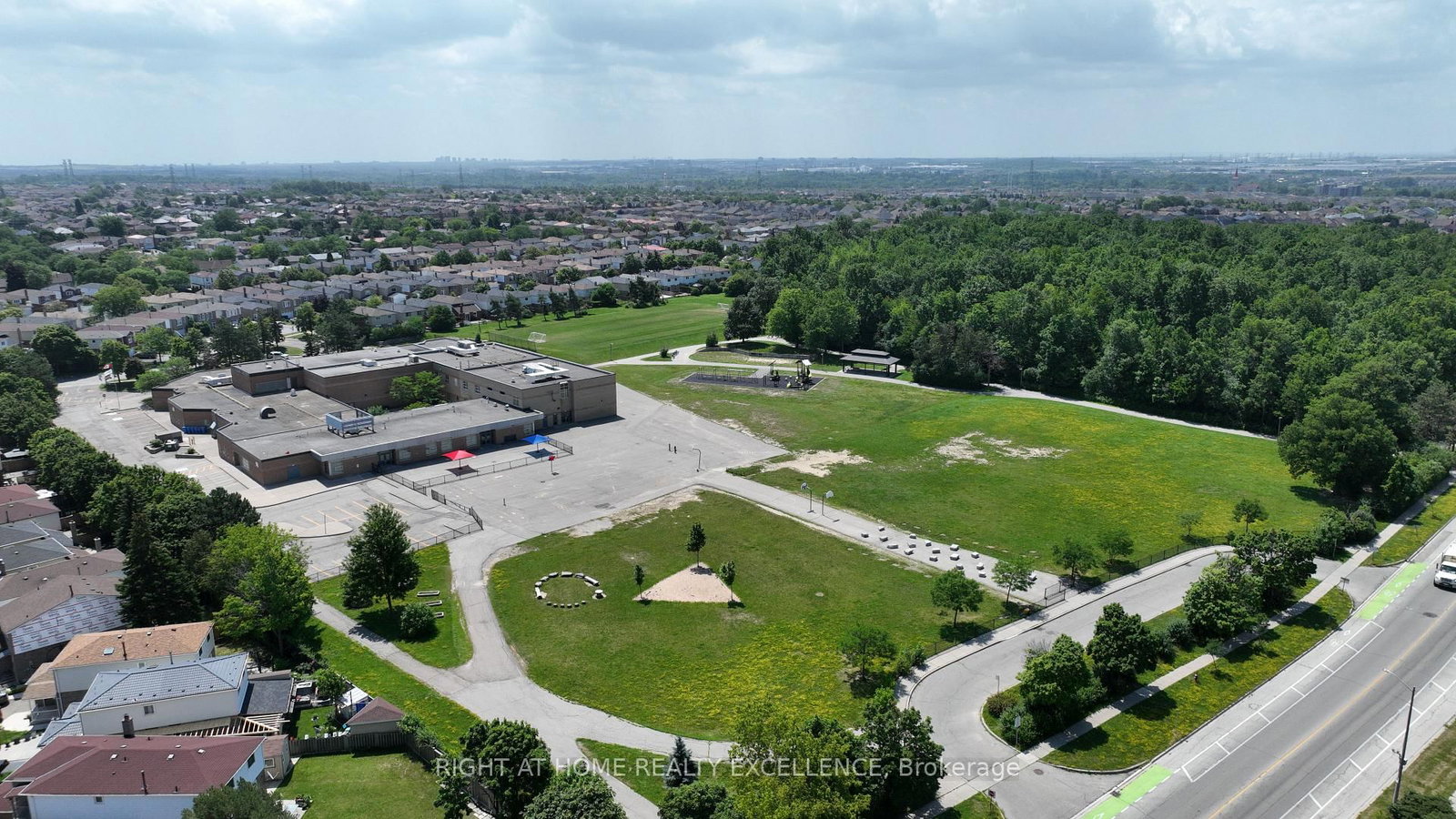 10 Banting Crescent • Brampton, ON photo 48