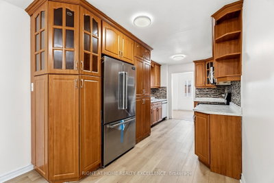 10 Banting Crescent • Brampton, ON photo 8