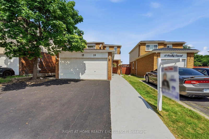 Upper - 10 Banting Crescent