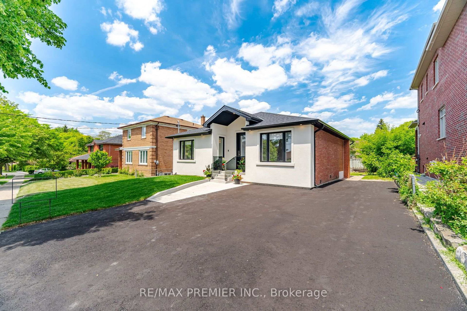 Lower Level 2 - 62 Flamborough Drive, Toronto 4