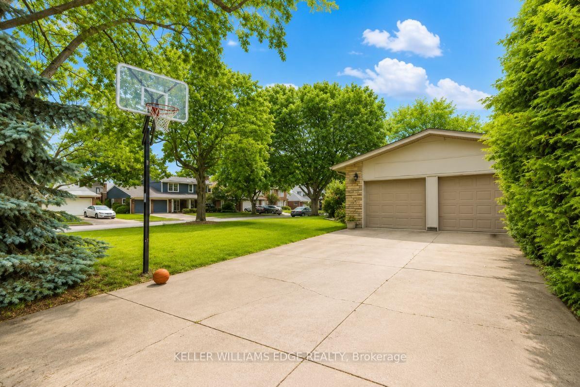 280 Penn Drive • Burlington, ON photo 34