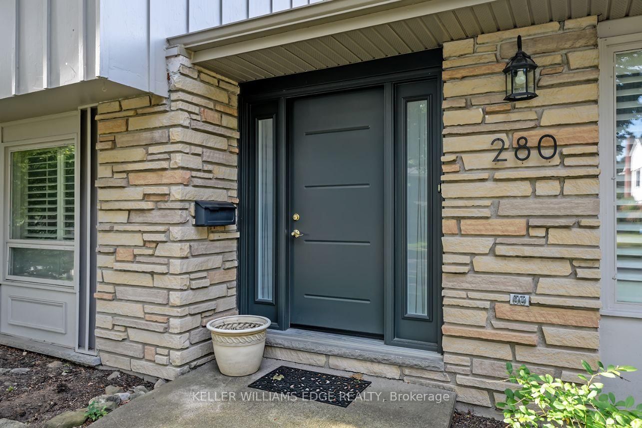 280 Penn Drive • Burlington, ON photo 4
