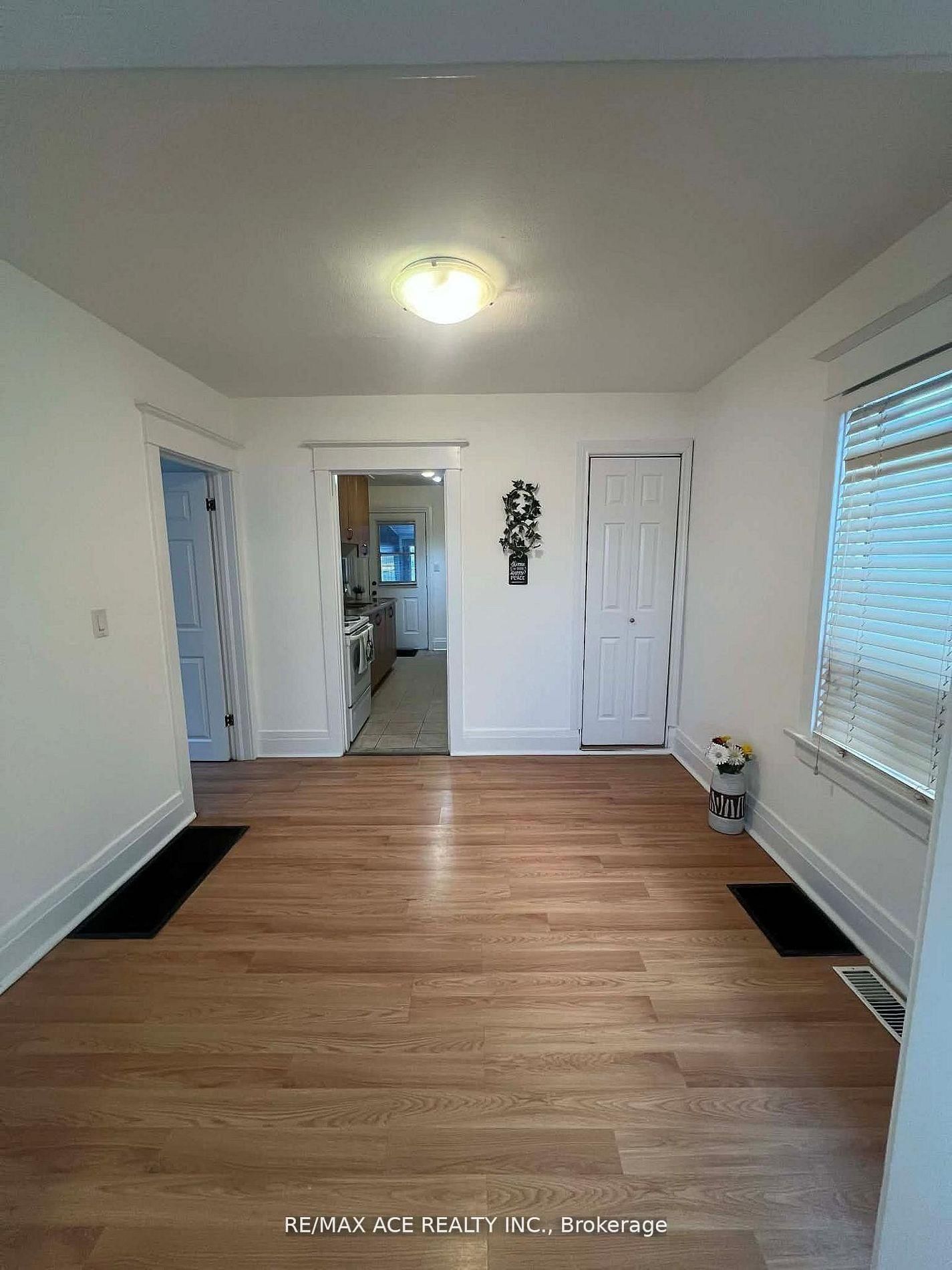 12 Mahoney Avenue • Toronto, ON photo 4