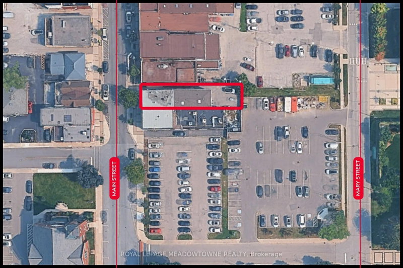 140 Main St E photo 3