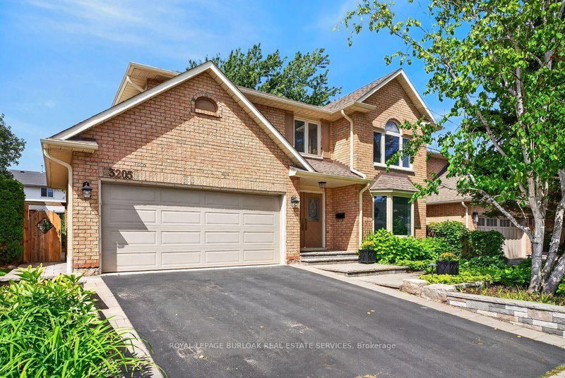 3205 Tania Crescent