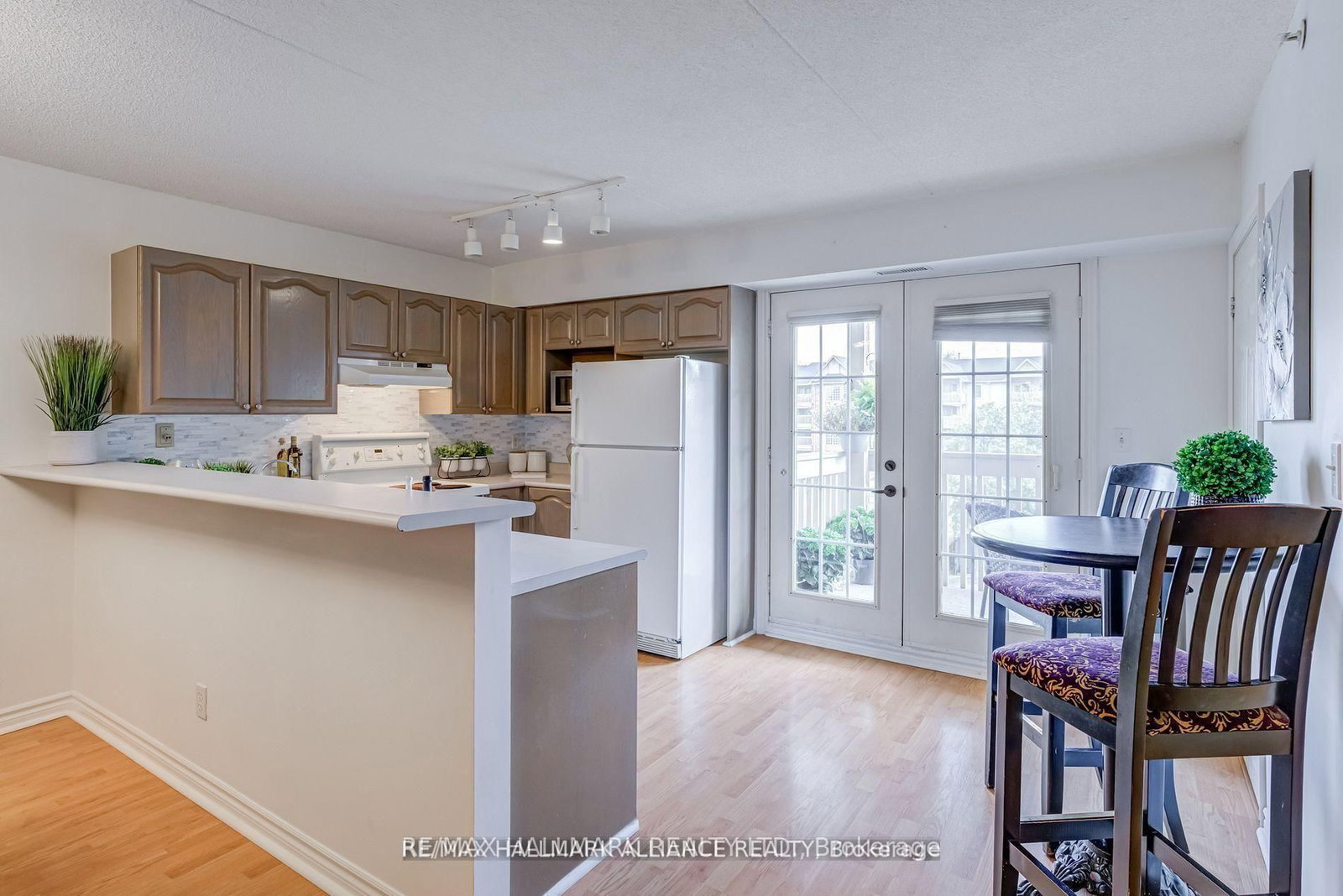 4003 Kilmer Drive • #312 • Burlington, ON photo 13