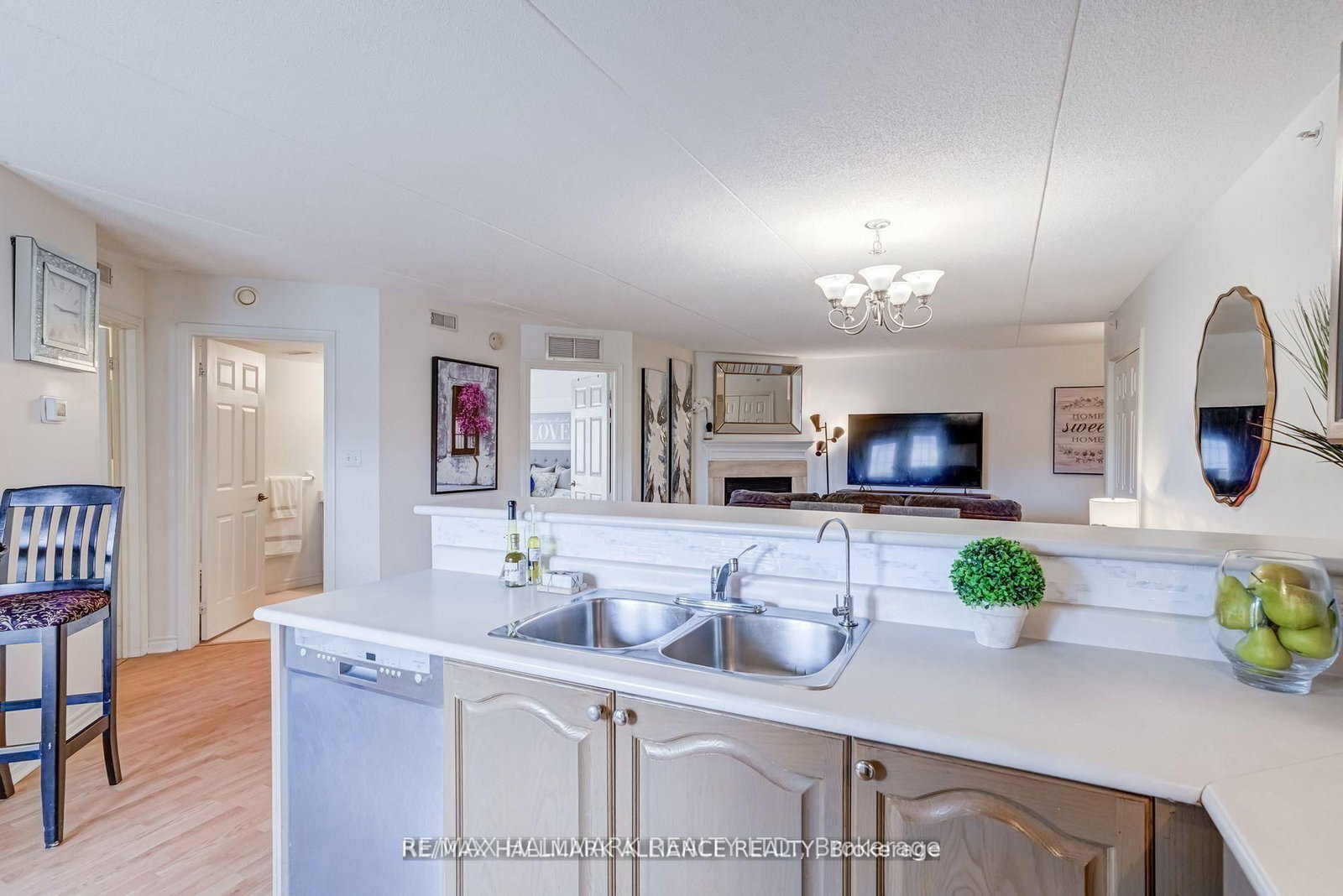 4003 Kilmer Drive • #312 • Burlington, ON photo 14