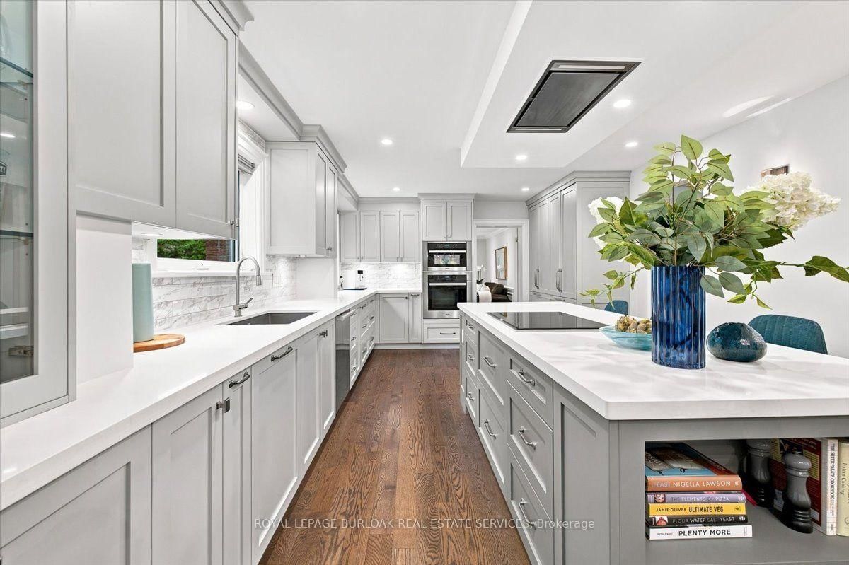 4430 Hawthorne Drive • Burlington, ON photo 13