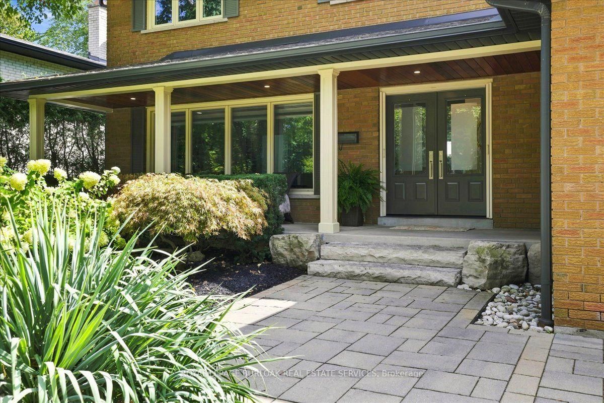 4430 Hawthorne Drive • Burlington, ON photo 4
