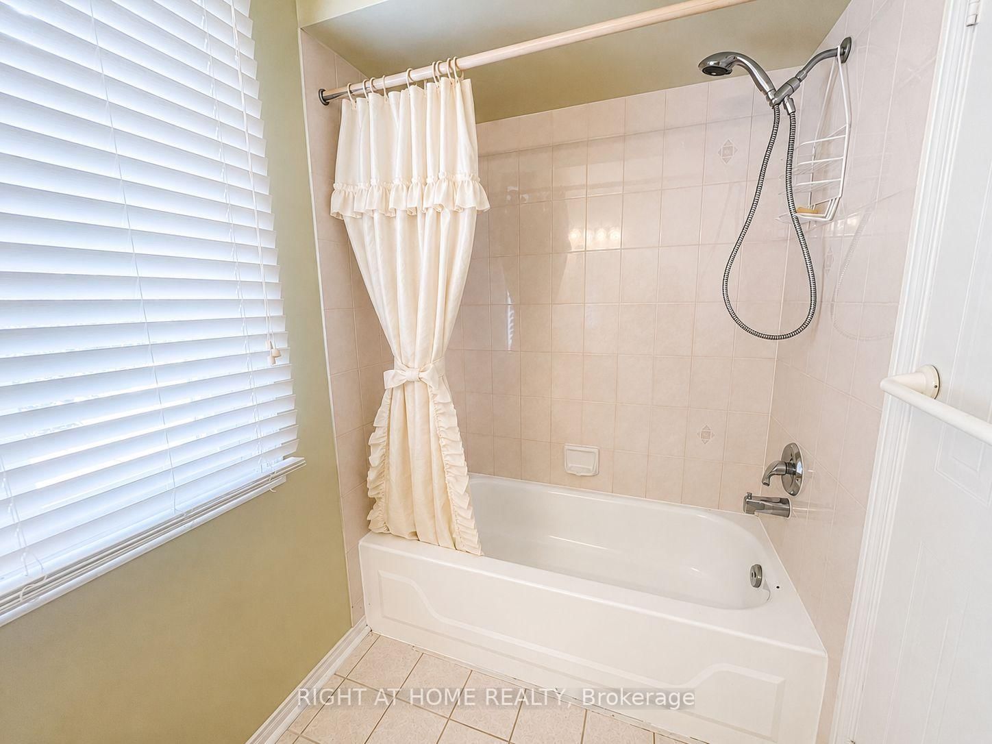 10 Banner Road • Brampton, ON photo 10