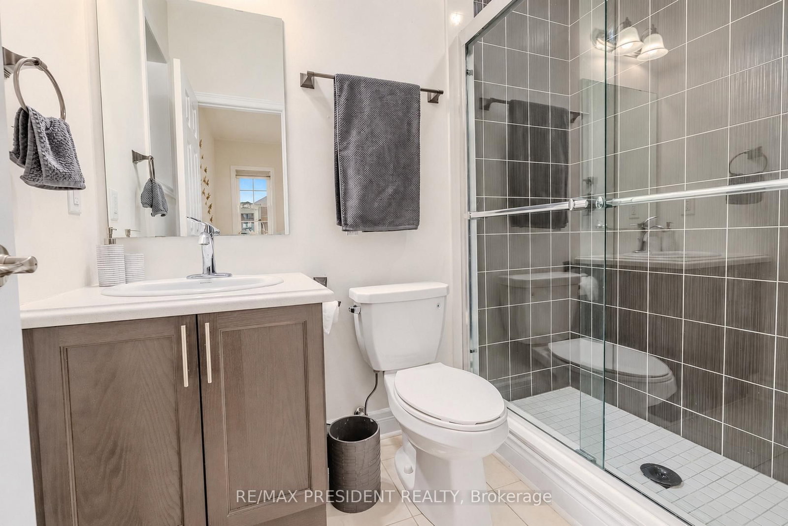 31 Monarch Drive • Halton Hills, ON photo 27