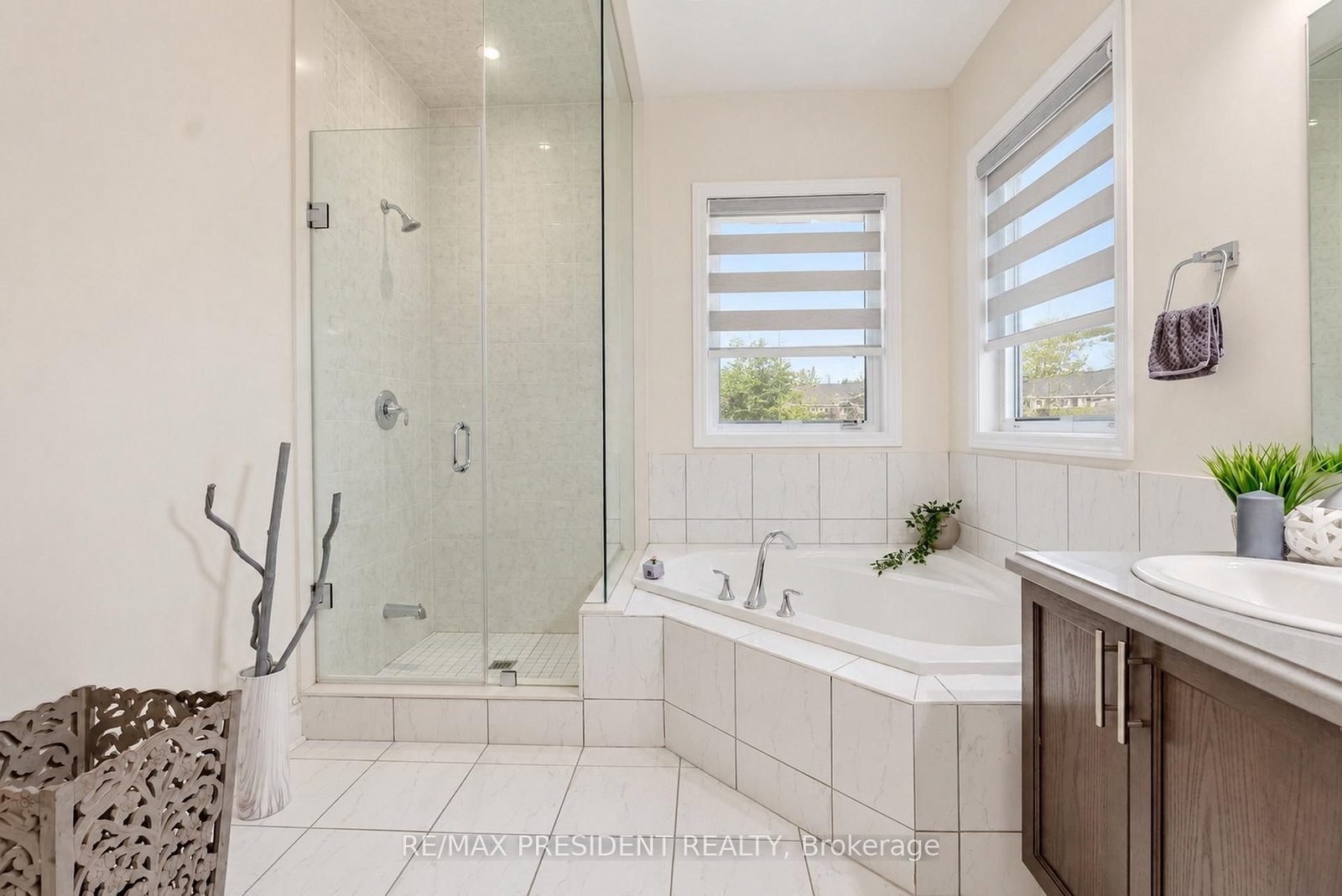31 Monarch Drive • Halton Hills, ON photo 38