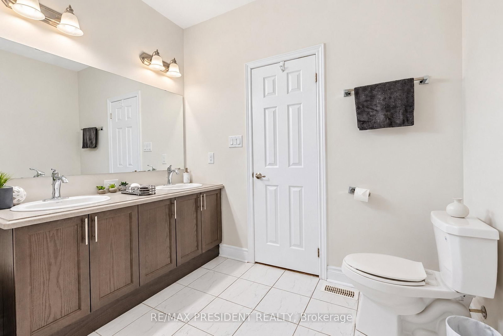 31 Monarch Drive • Halton Hills, ON photo 39