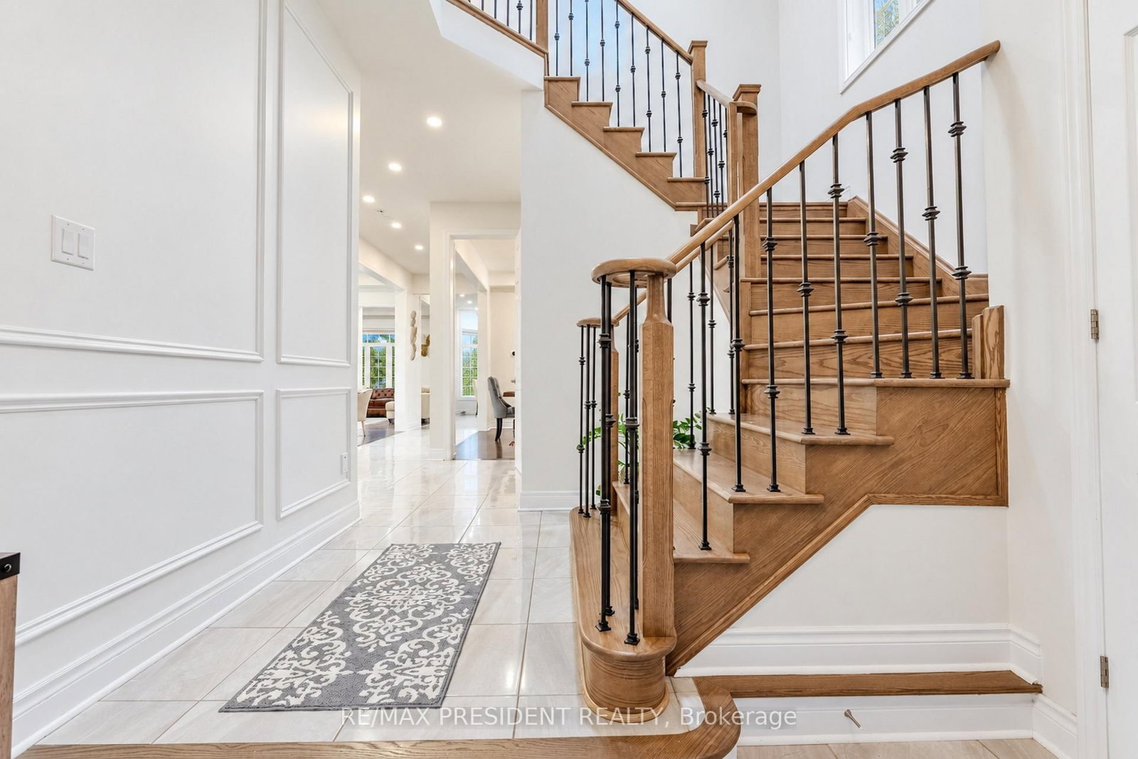 31 Monarch Drive • Halton Hills, ON photo 8