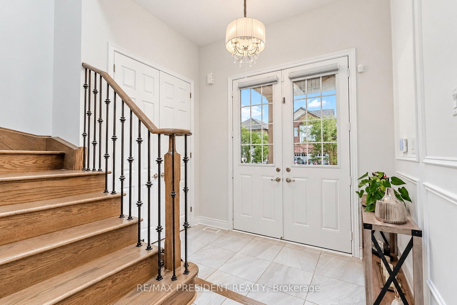 31 Monarch Drive • Halton Hills, ON photo 9