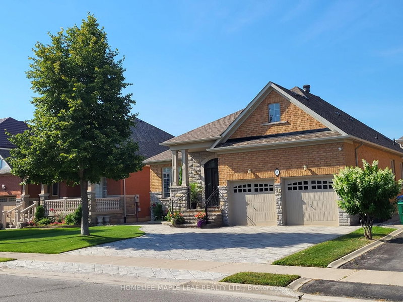 69 Huntspoint Drive