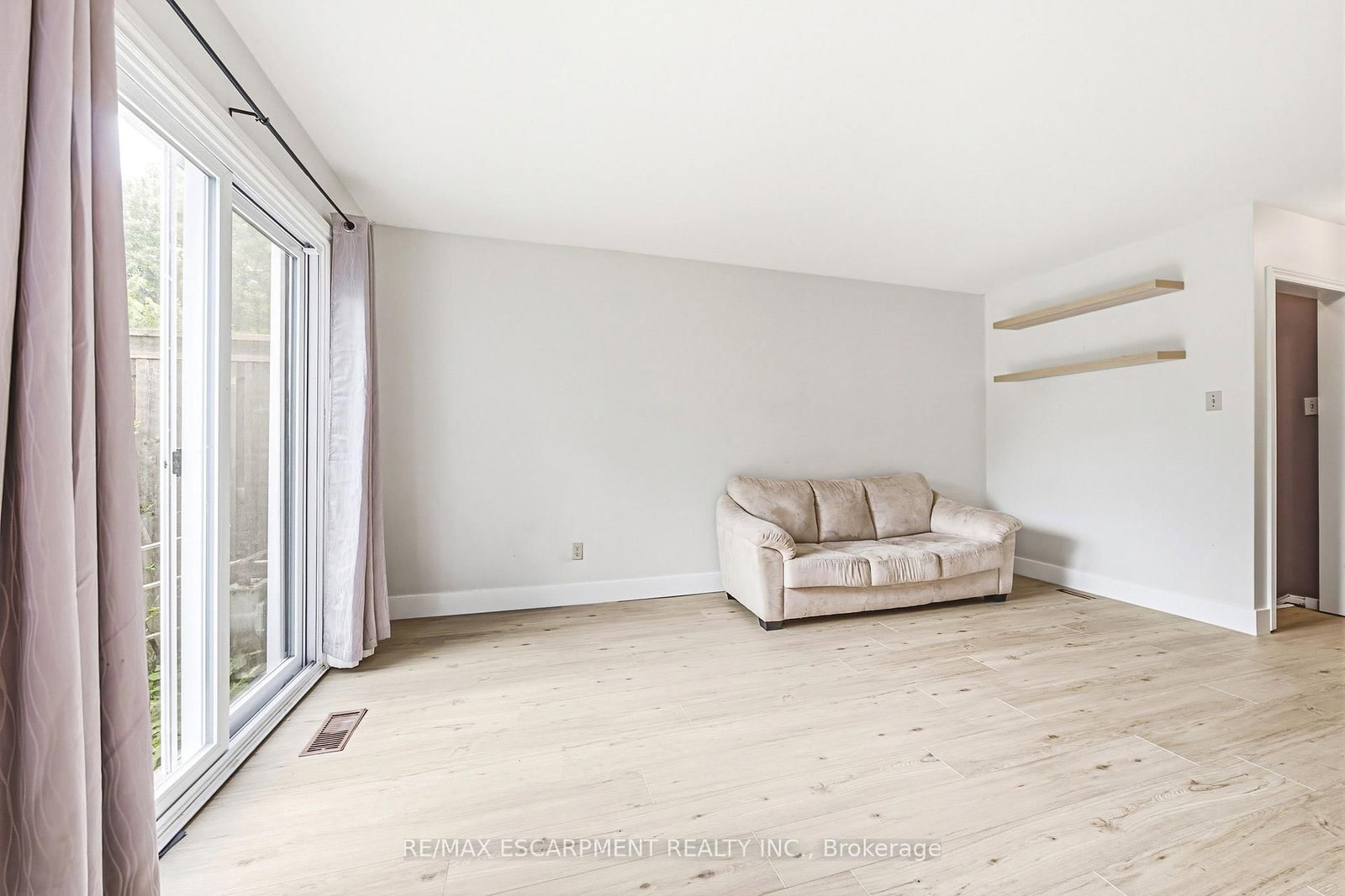 564 Sheraton Road • #14 • Burlington, ON photo 5
