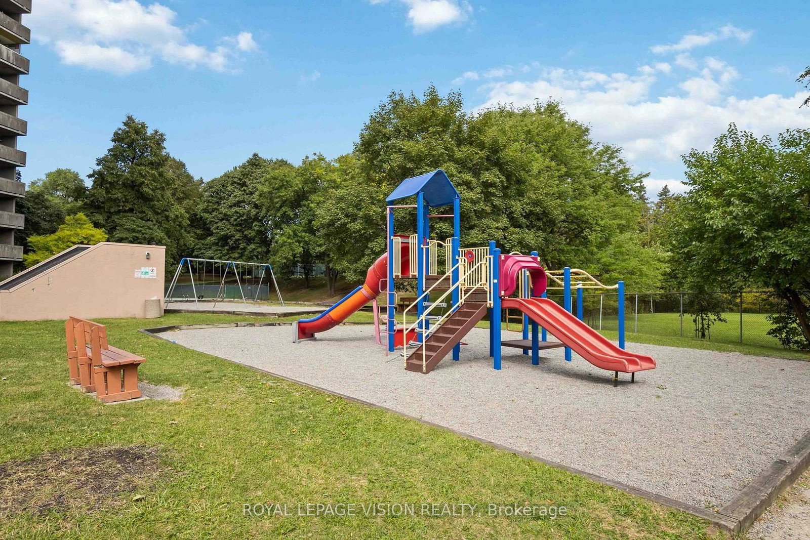 10 Martha Eaton Way S • #2107 • Toronto, ON photo 35
