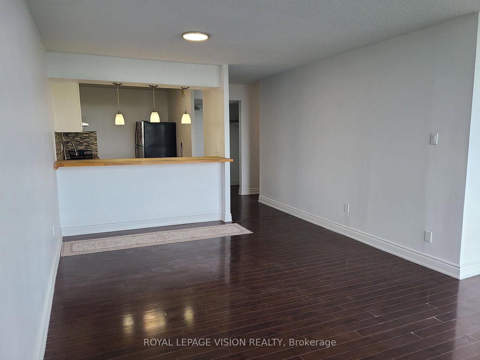 10 Martha Eaton Way S • #2107 • Toronto, ON photo 5