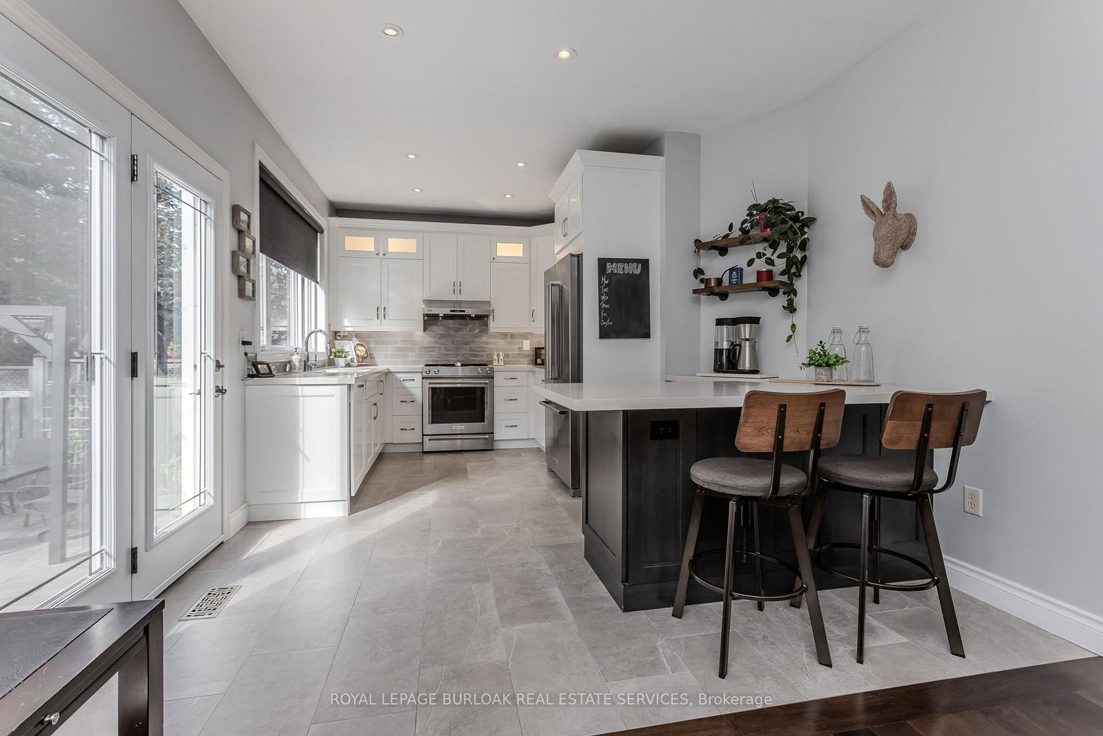 5174 Ravine Crescent • Burlington, ON photo 9