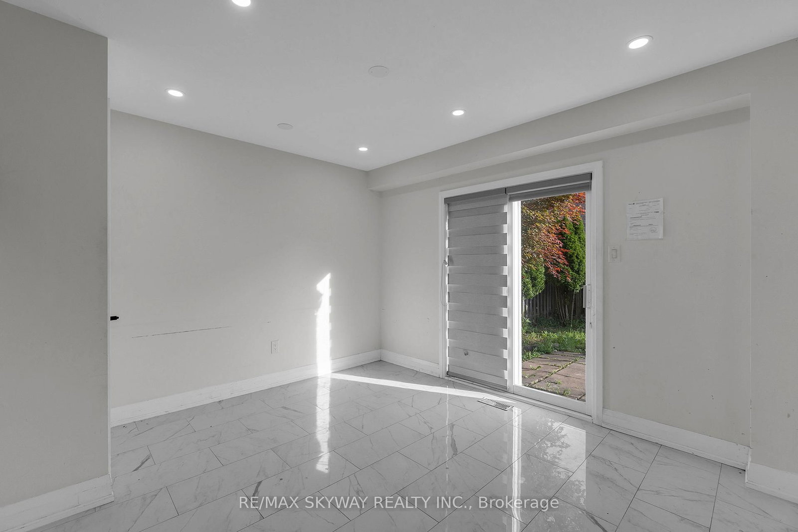 92 Charleswood Circle • Brampton, ON photo 12