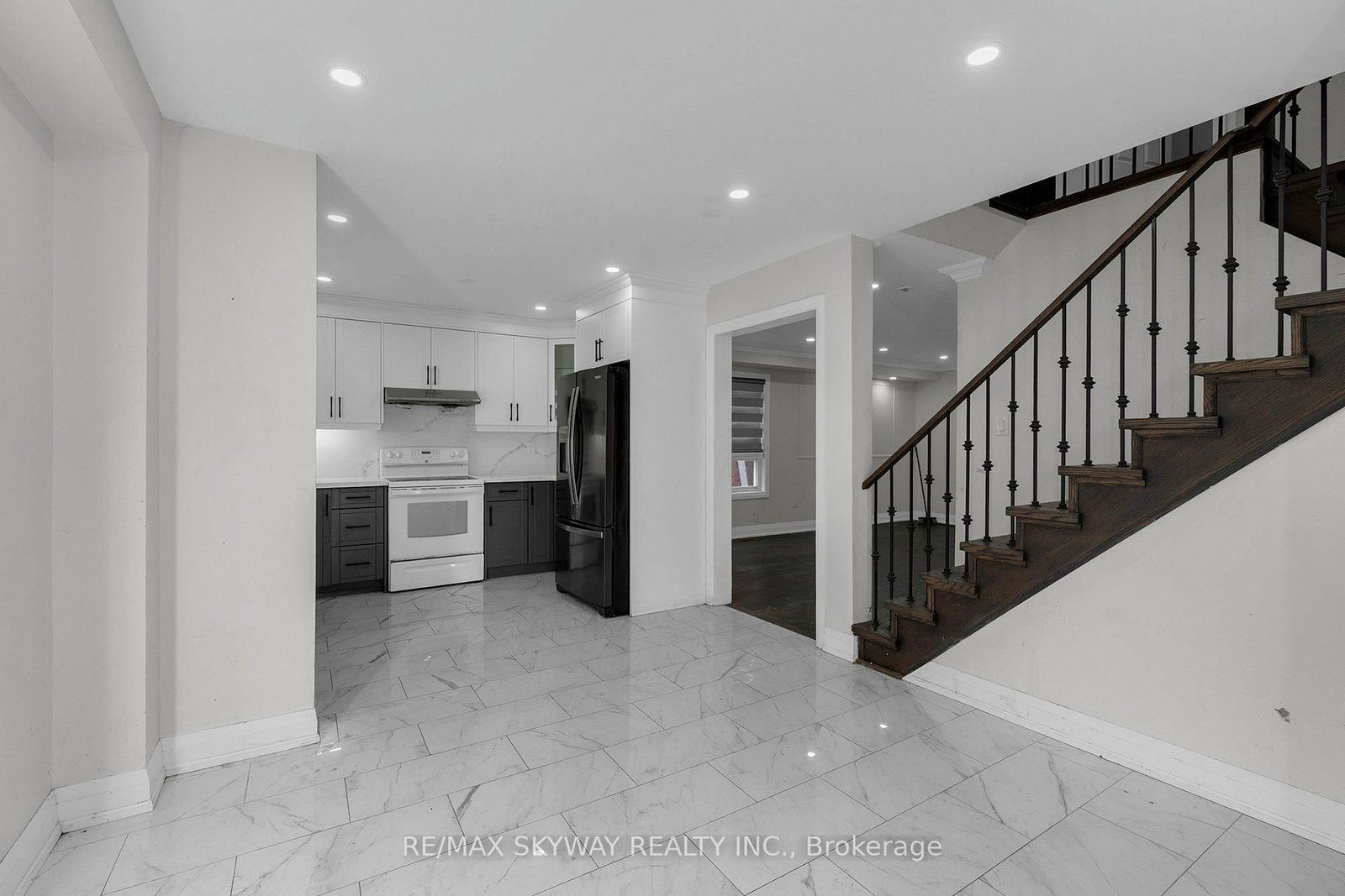 92 Charleswood Circle • Brampton, ON photo 14