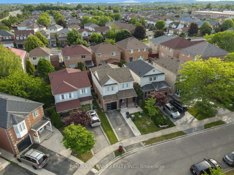 92 Charleswood Circle