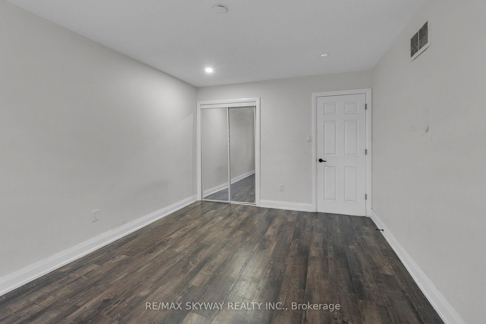 92 Charleswood Circle • Brampton, ON photo 27