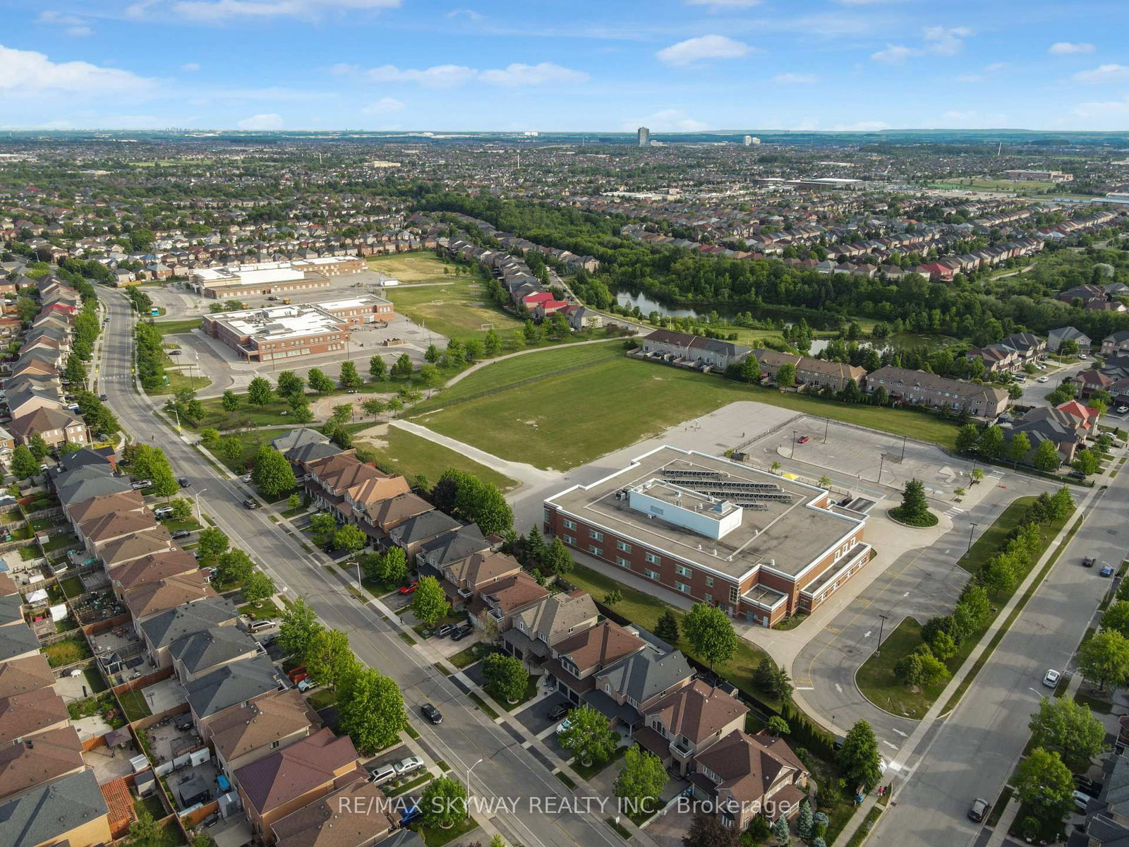 92 Charleswood Circle • Brampton, ON photo 46