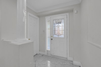 92 Charleswood Circle • Brampton, ON photo 8