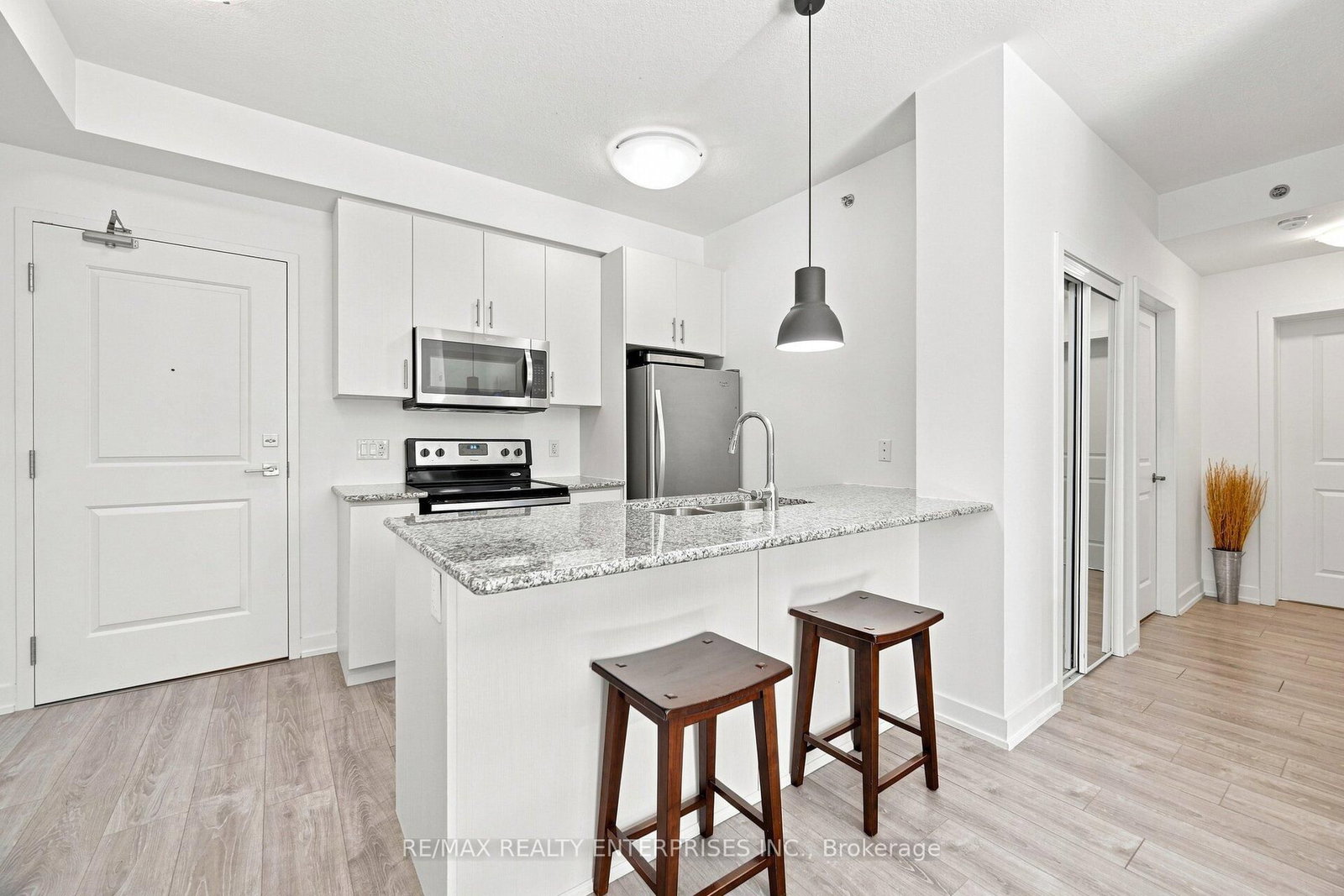 2486 Old Bronte Road • #203 • Oakville, ON photo 1