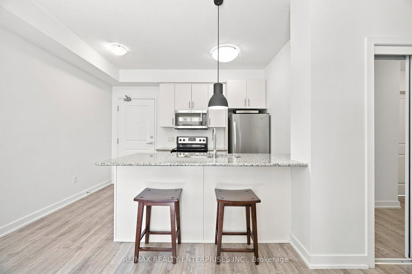 2486 Old Bronte Road • #203 • Oakville, ON photo 2