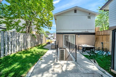 19 Horseshoe Court • Brampton, ON photo 8