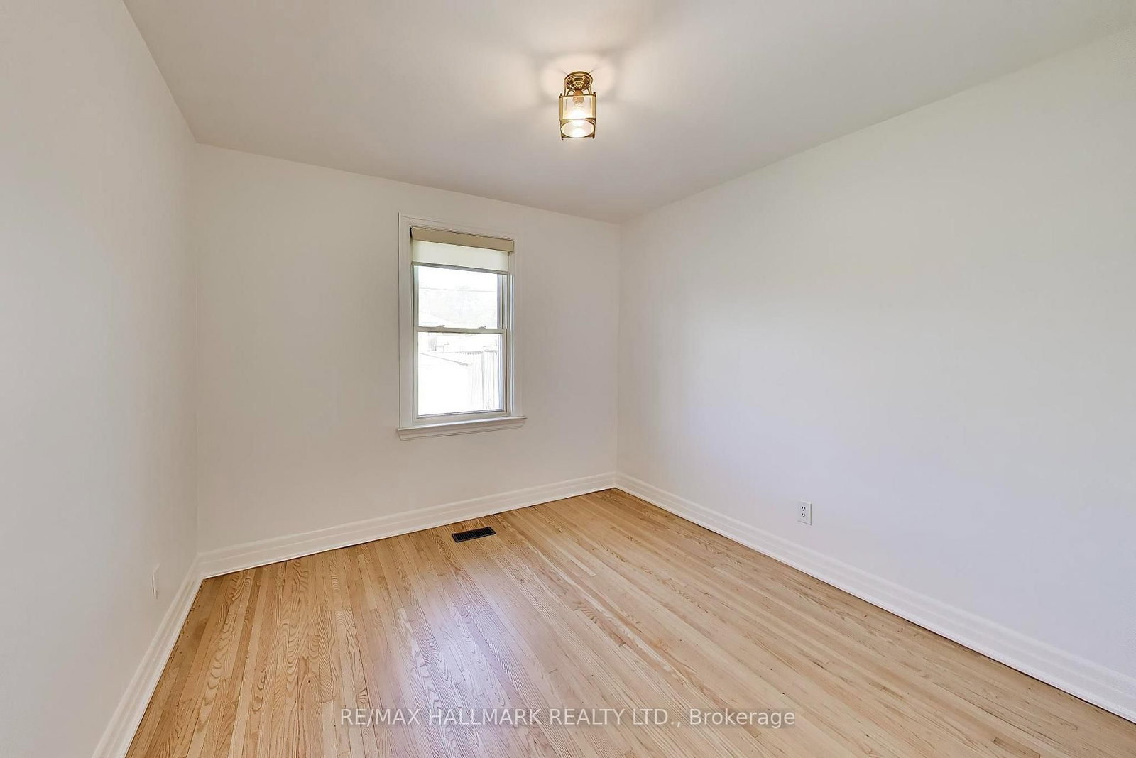 60 Bridesburg Drive • Toronto, ON photo 17
