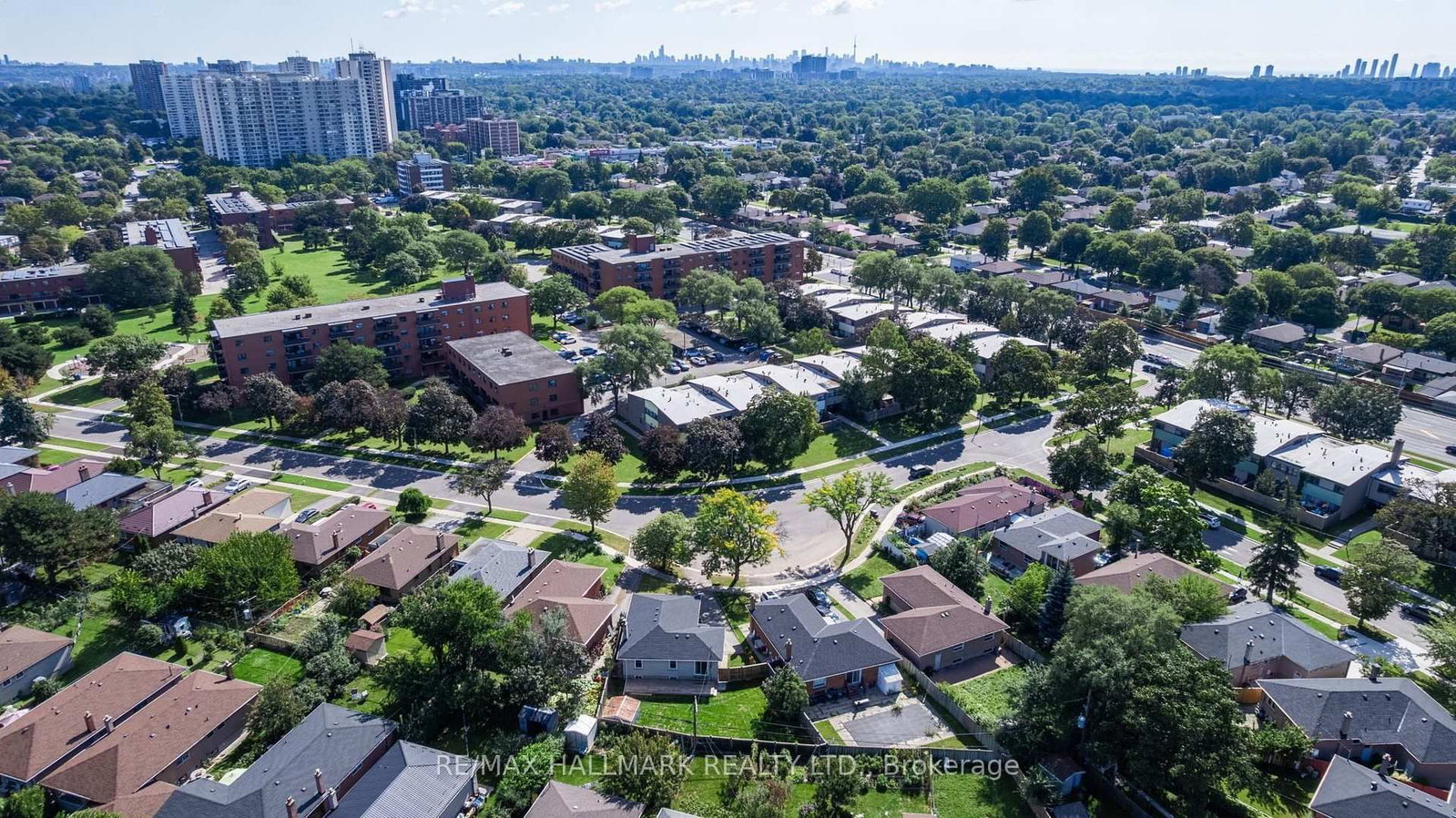 60 Bridesburg Drive • Toronto, ON photo 33