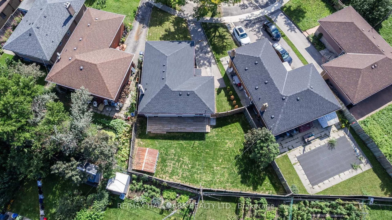 60 Bridesburg Drive • Toronto, ON photo 37