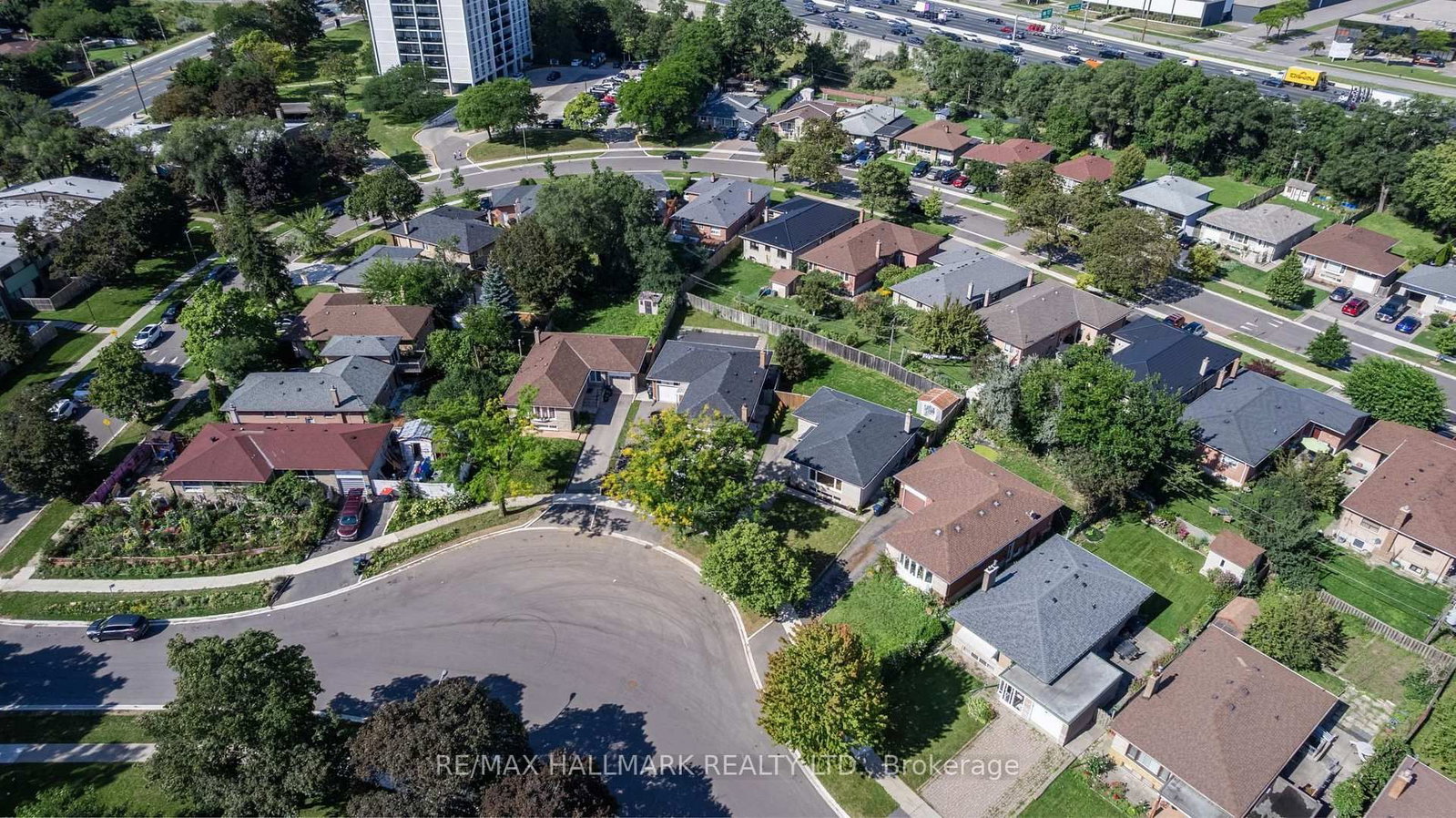 60 Bridesburg Drive • Toronto, ON photo 40