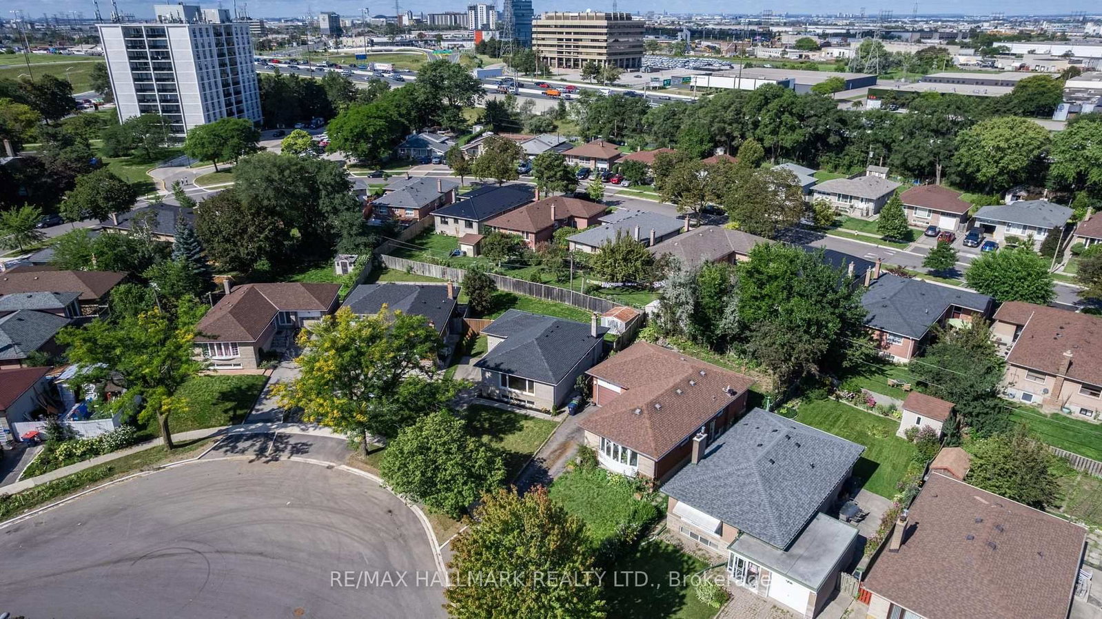 60 Bridesburg Drive • Toronto, ON photo 41