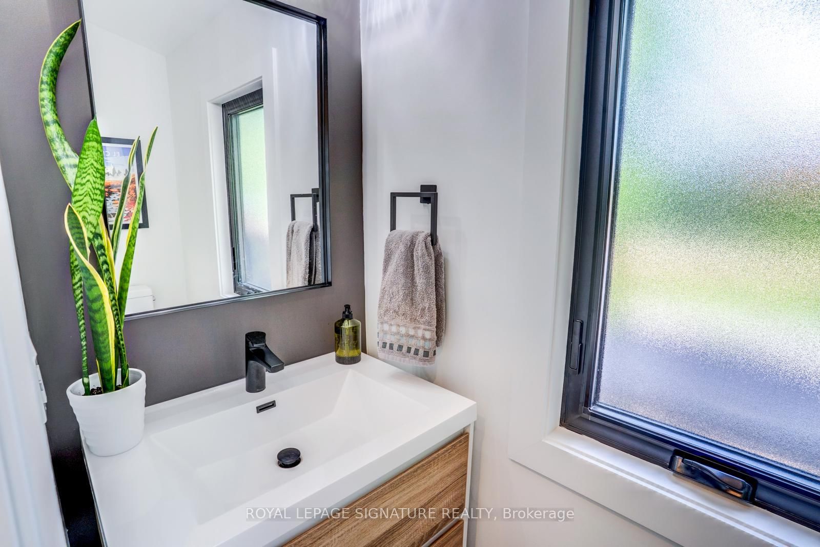 50 Rosedale Avenue W • Brampton, ON photo 17