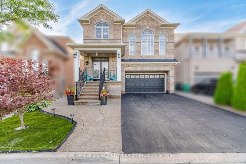 11 Swales Crescent
