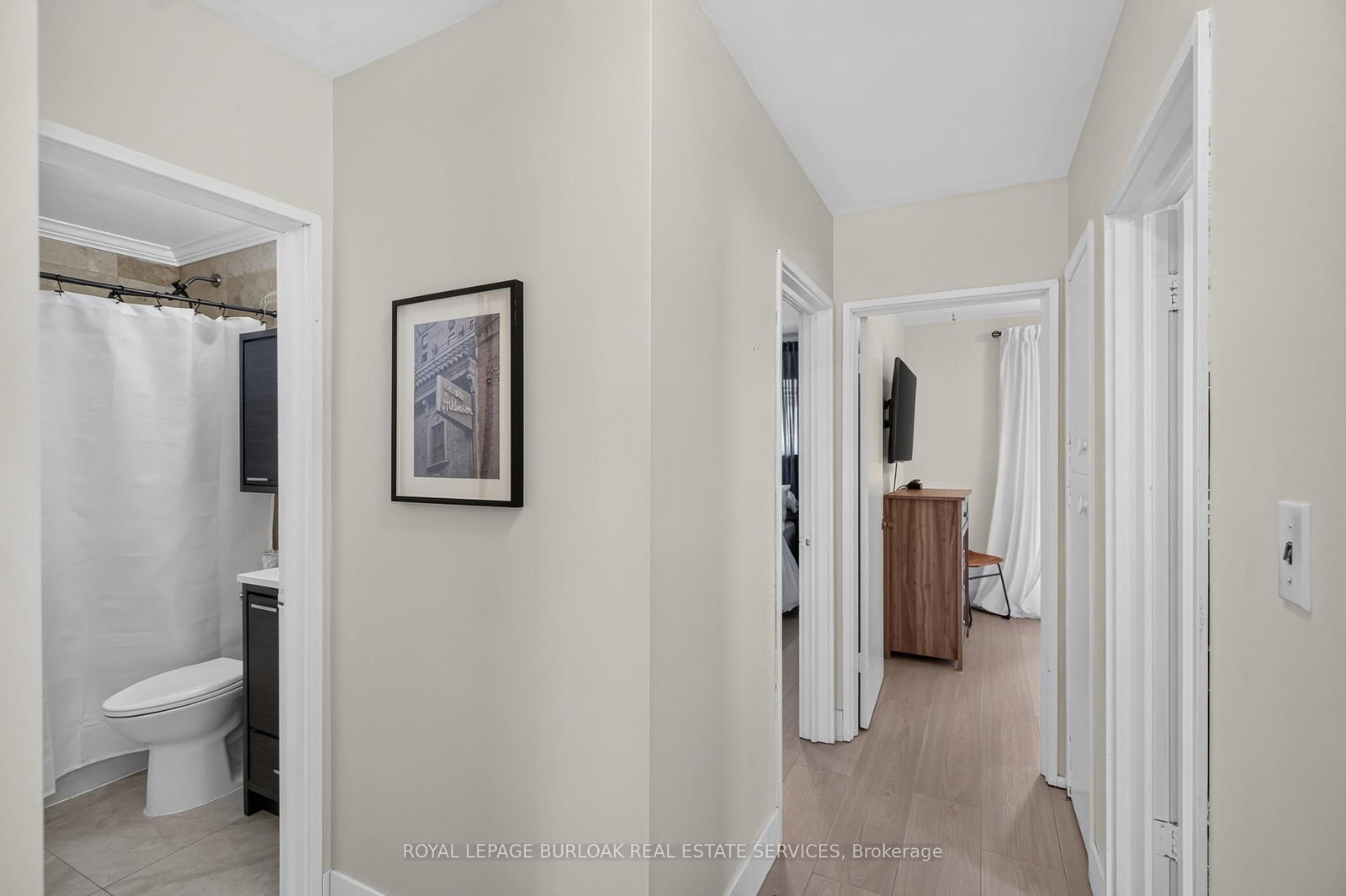 236 Hammersmith Court • Burlington, ON photo 10