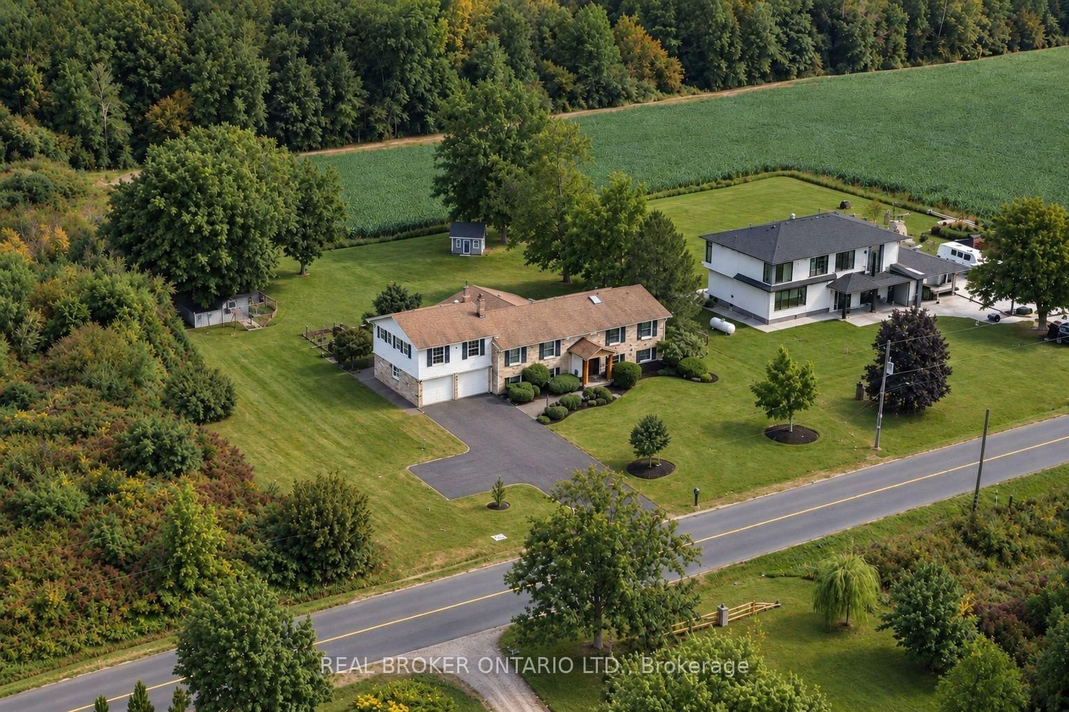 4202 Sideroad 1 • Burlington, ON photo 1