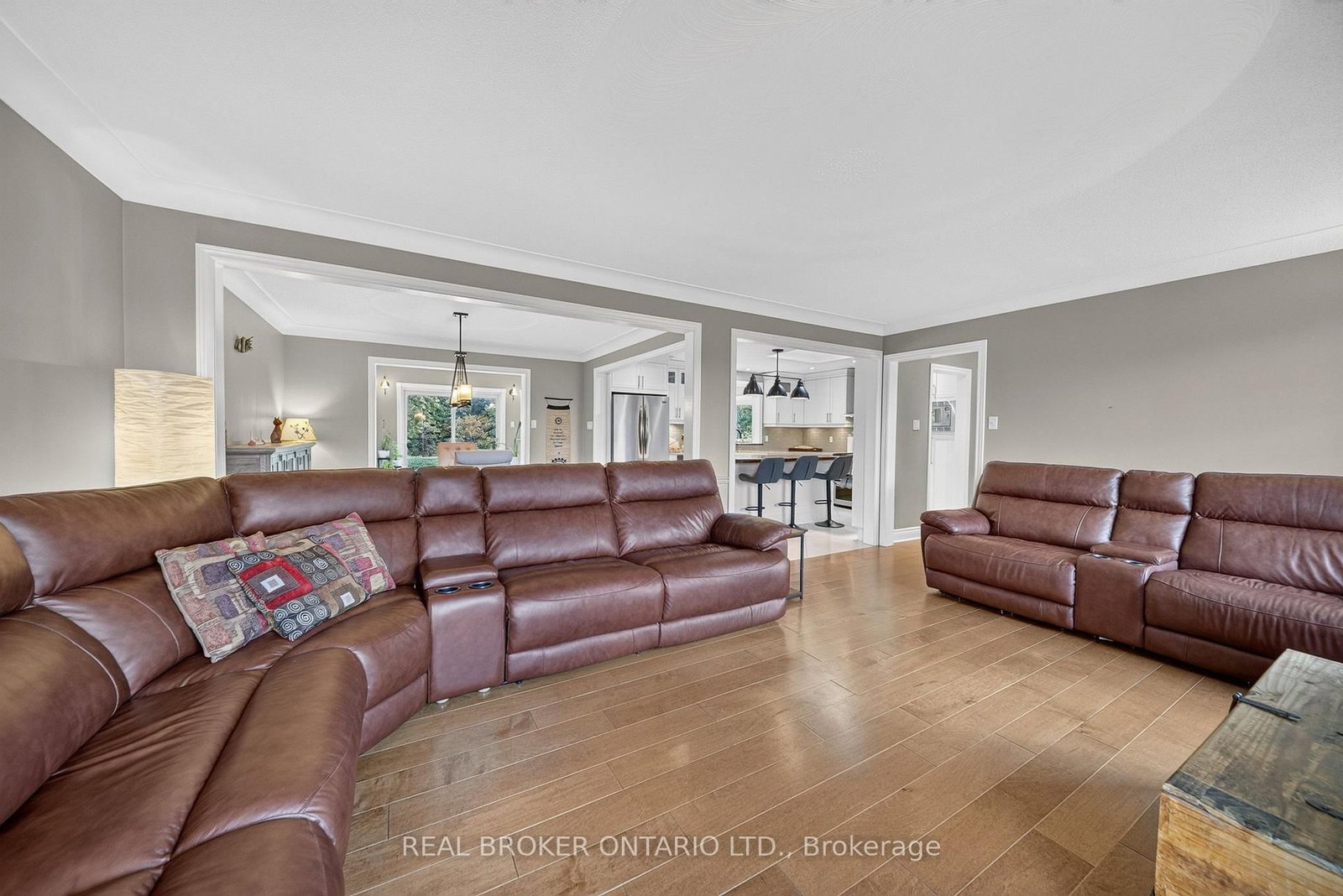 4202 Sideroad 1 • Burlington, ON photo 12