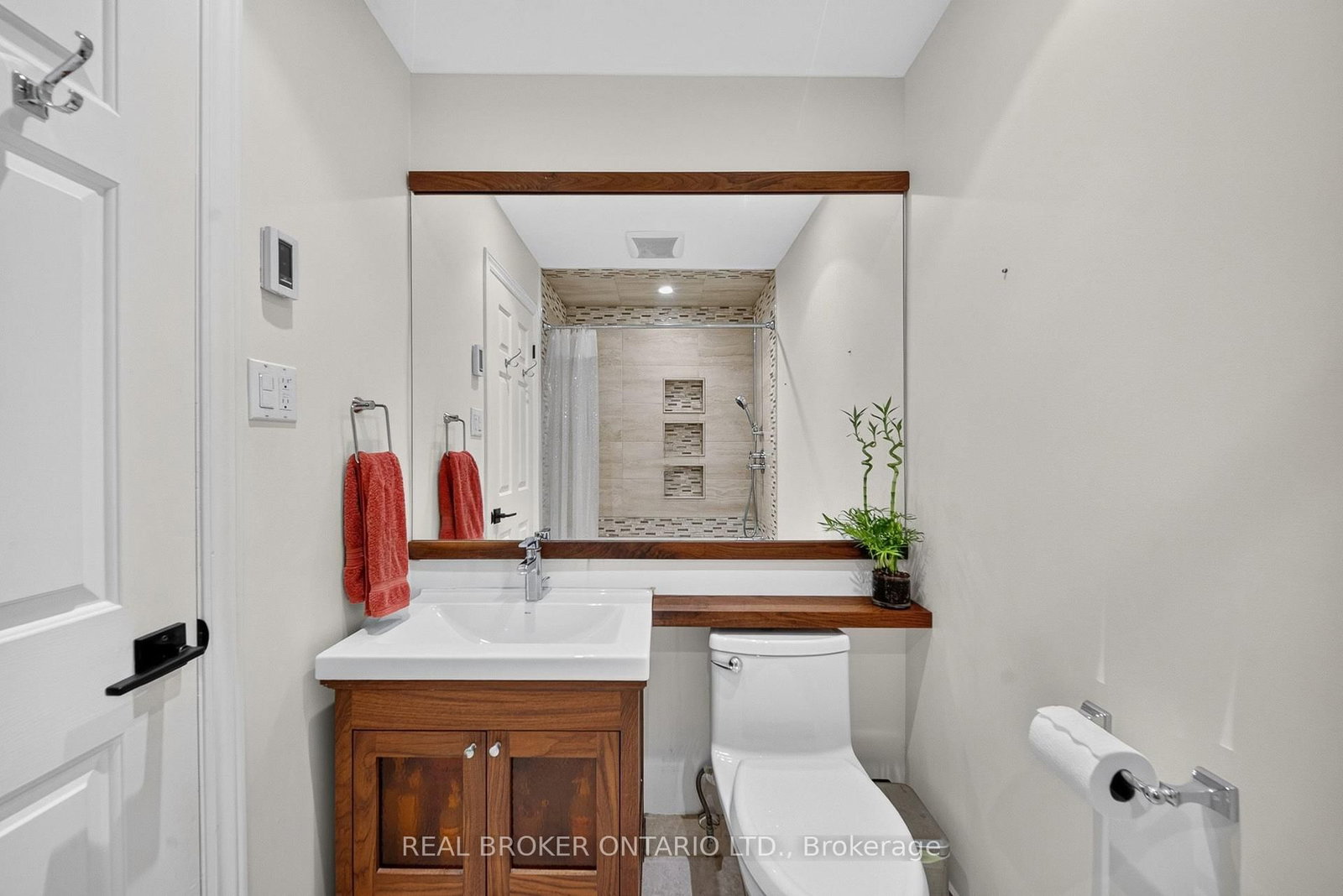 4202 Sideroad 1 • Burlington, ON photo 18