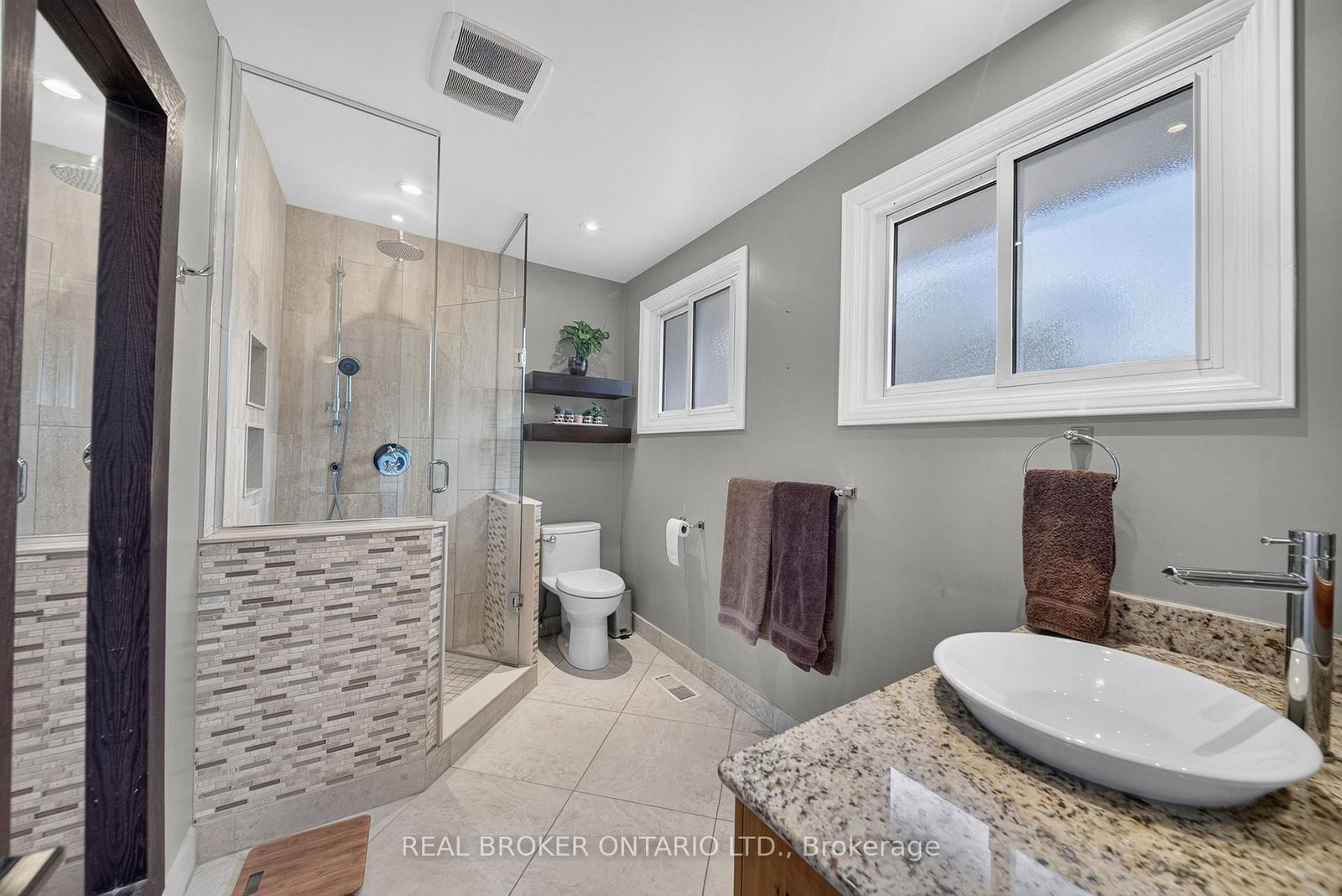 4202 Sideroad 1 • Burlington, ON photo 24