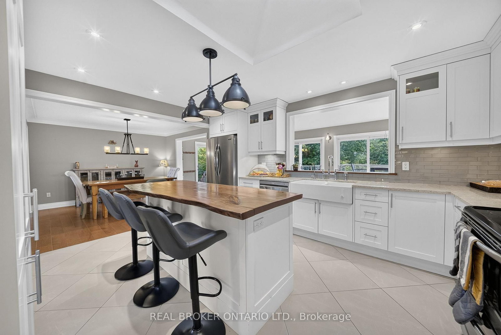 4202 Sideroad 1 • Burlington, ON photo 6