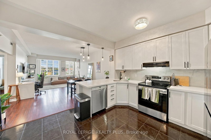 104 - 3531 Lake Shore Boulevard W