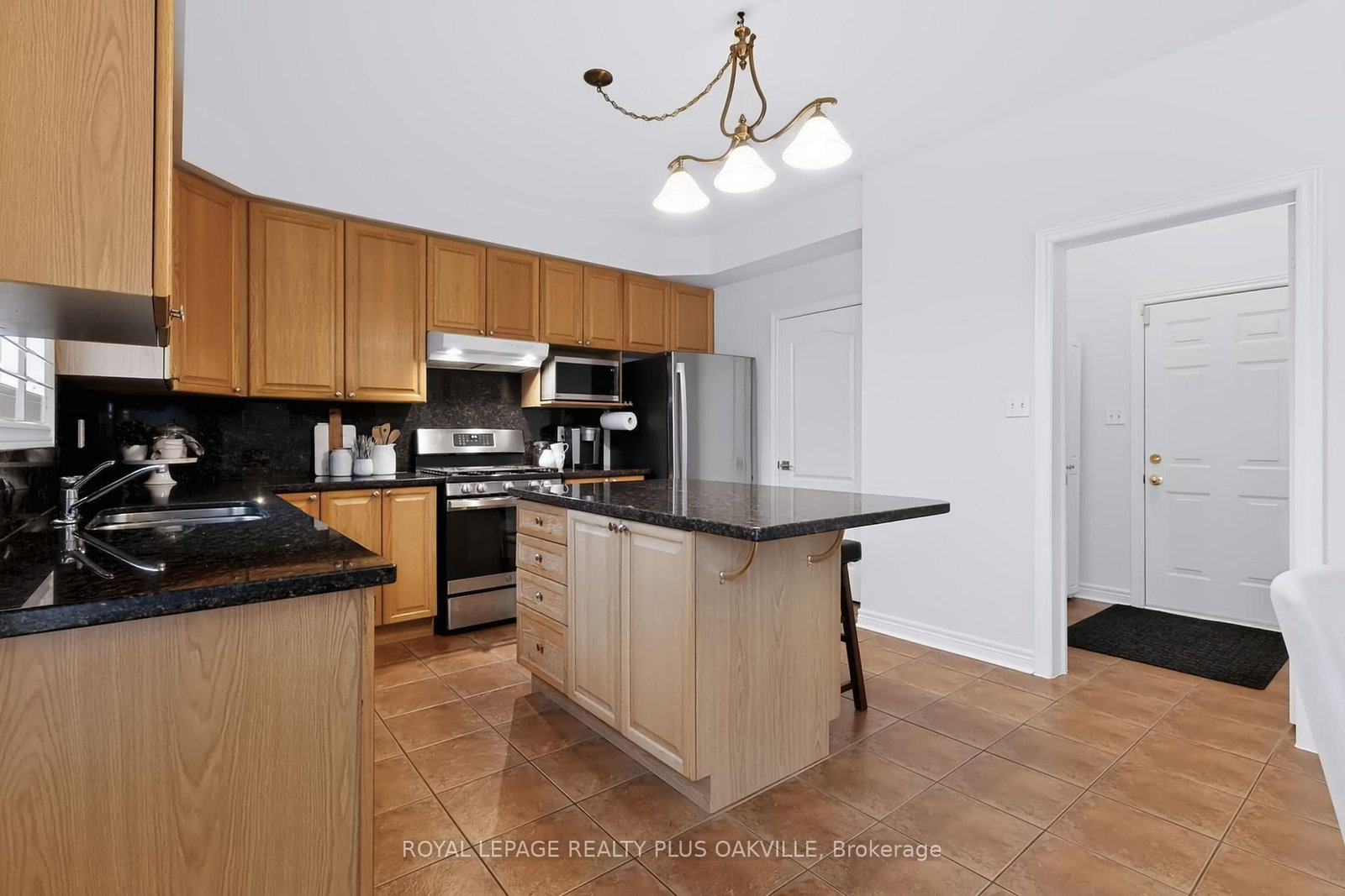 2254 Dunforest Crescent • Oakville, ON photo 10