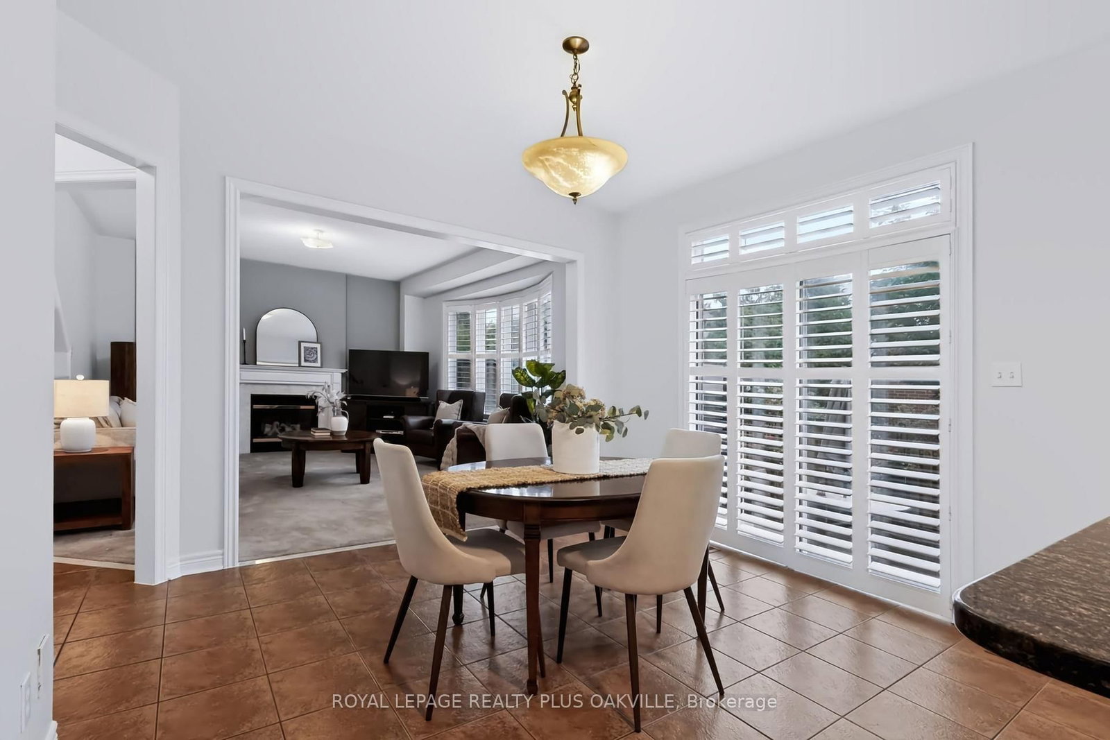 2254 Dunforest Crescent • Oakville, ON photo 15
